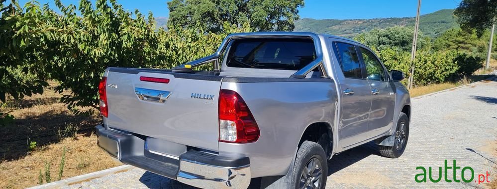 2021' Toyota Hilux photo #4