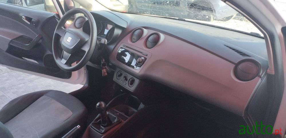 2012' SEAT Ibiza photo #6