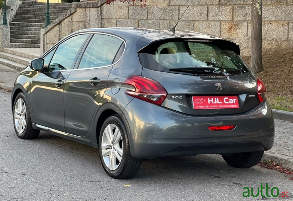 2016' Peugeot 208 photo #5