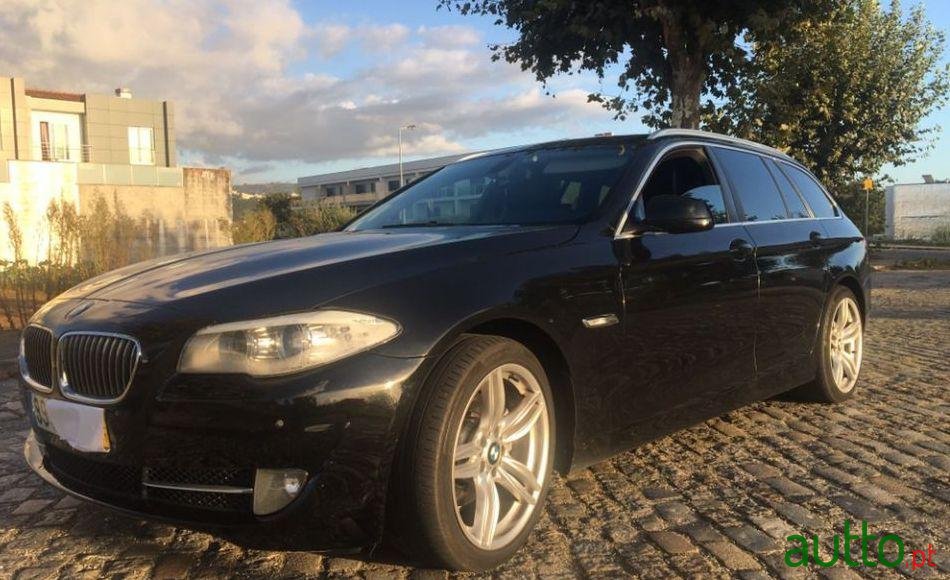 2011' BMW 520 F11 photo #2