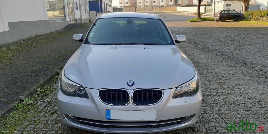 2007' BMW 520 photo #2