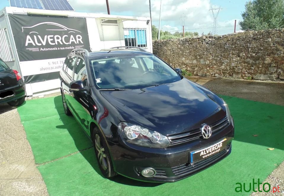 2011' Volkswagen Golf Variant photo #5