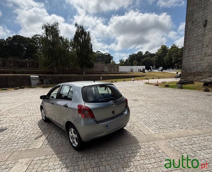 2010' Toyota Yaris 1.4 D-4D Ac Manual photo #4