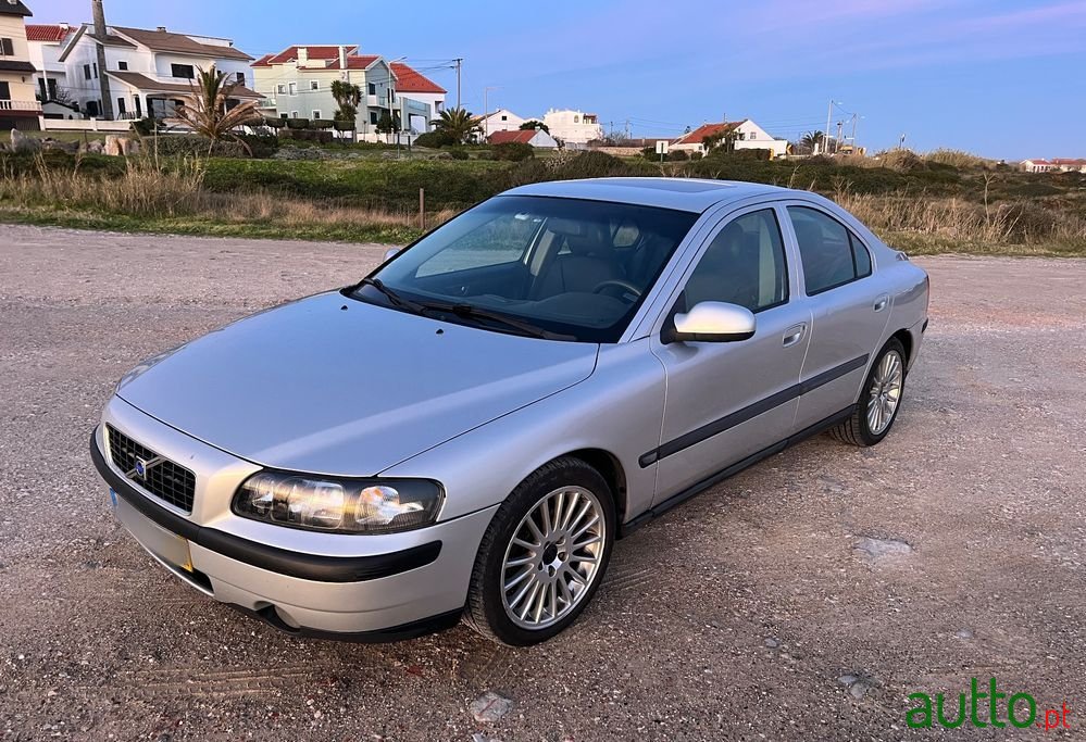 2002' Volvo S60 2.4 D5 photo #6