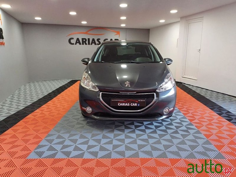 2013' Peugeot 208 1.2 Vti Access photo #2