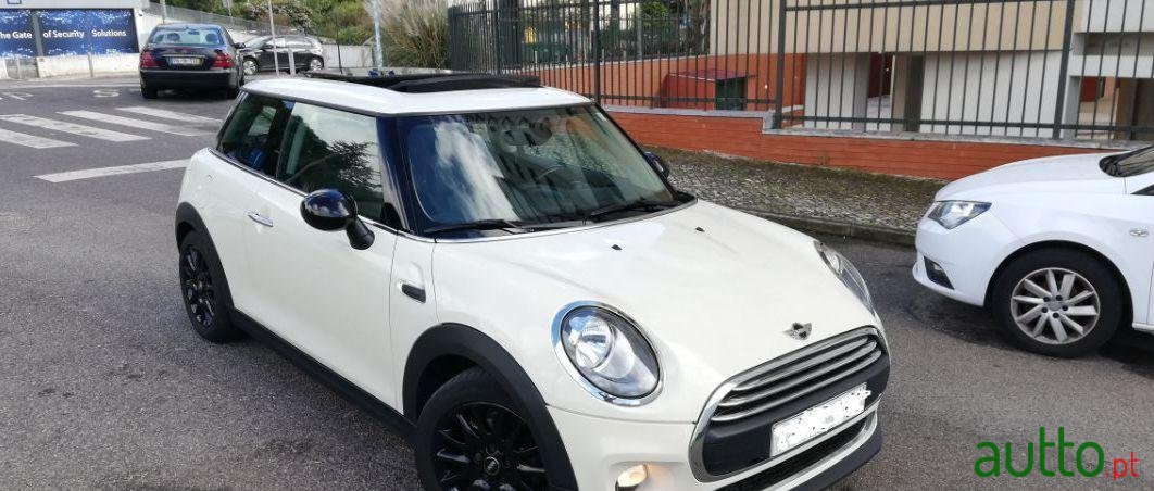 2015' MINI Cooper D photo #3