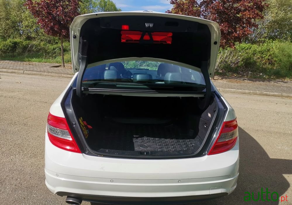 2010' Mercedes-Benz C 250 photo #6