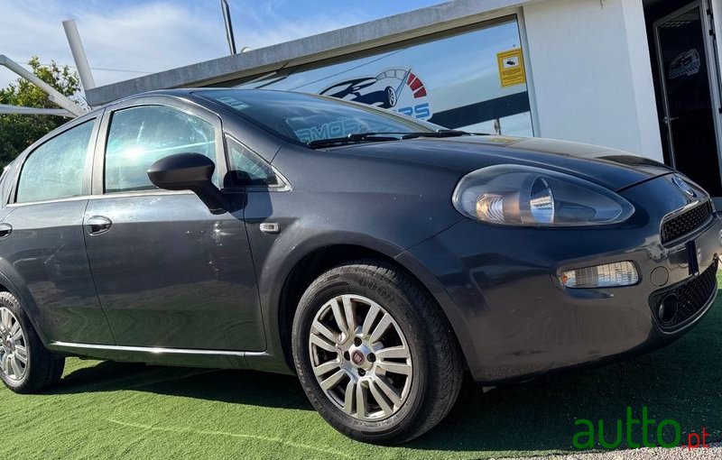 2014' Fiat Punto photo #4