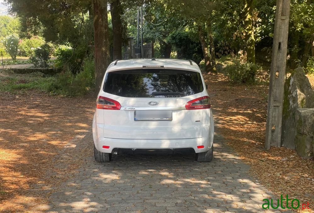 2010' Ford S-Max photo #5