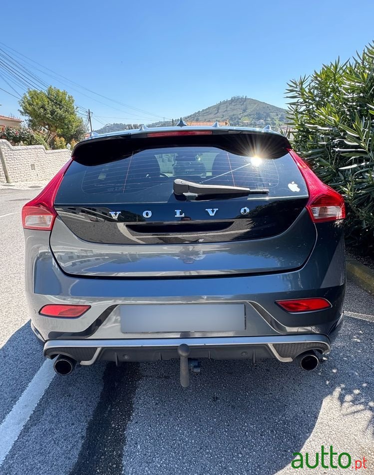 2013' Volvo V40 1.6 D2 R-Design photo #3