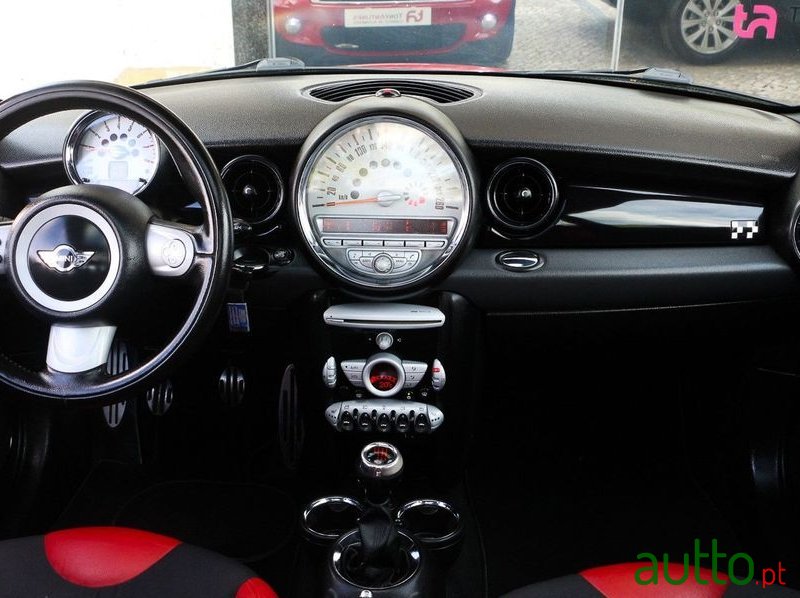 2009' MINI John Cooper Works photo #5