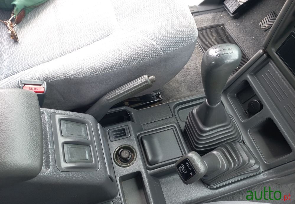 1998' Mitsubishi Pajero 2.5 Td Glx photo #3