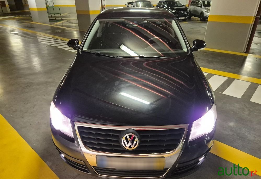 2007' Volkswagen Passat 2.0 Tdi Confortline photo #3