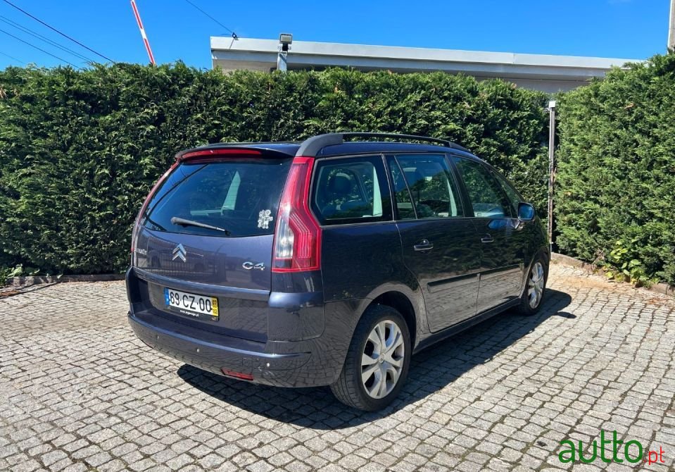 2007' Citroen C4 Grand Picasso photo #5