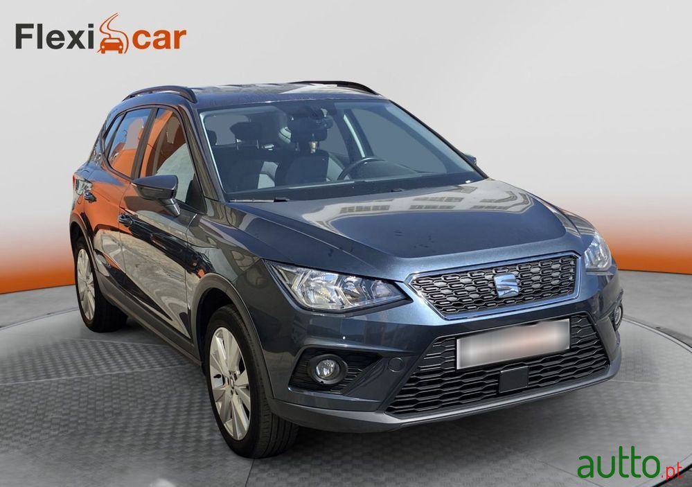 2019' SEAT Arona 1.0 Tsi Style photo #1
