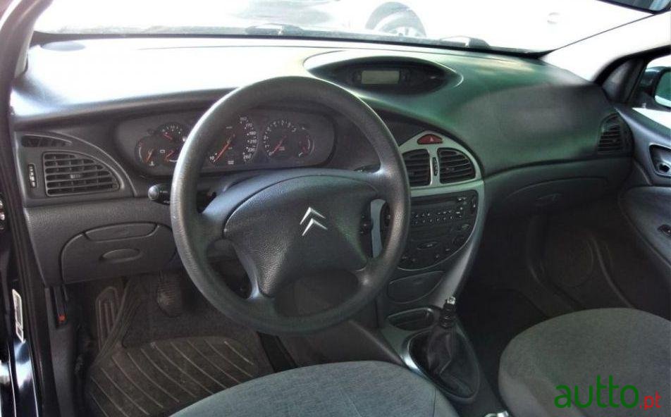 2003' Citroen C5 2.0 Hdi Sx photo #3