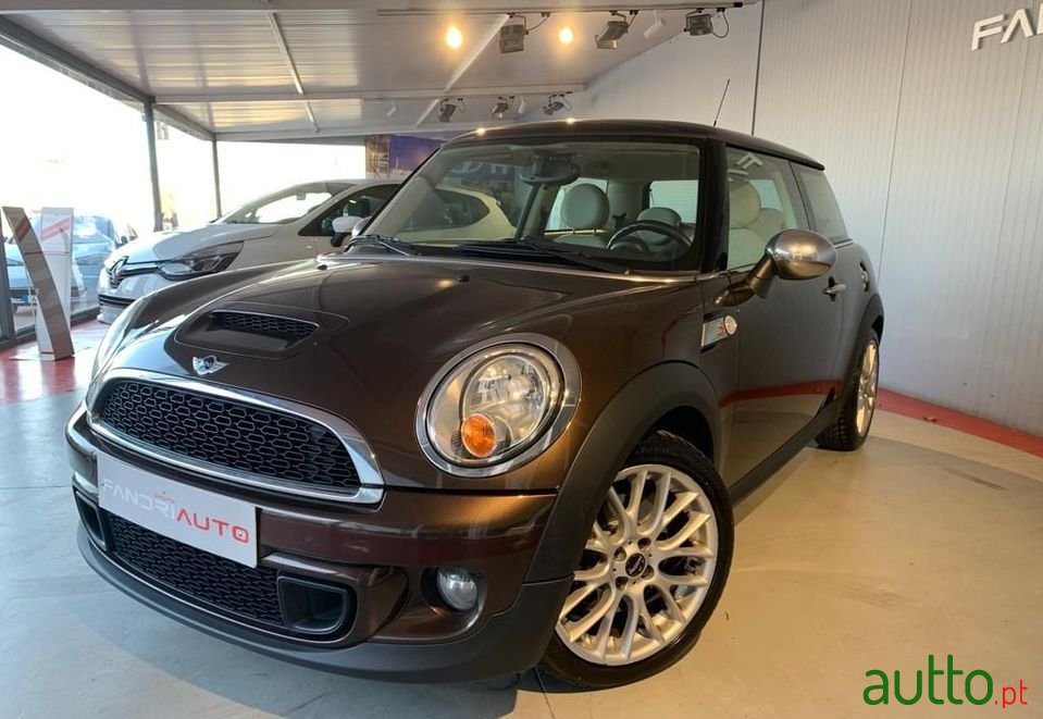 2011' MINI Cooper Ver-S photo #3