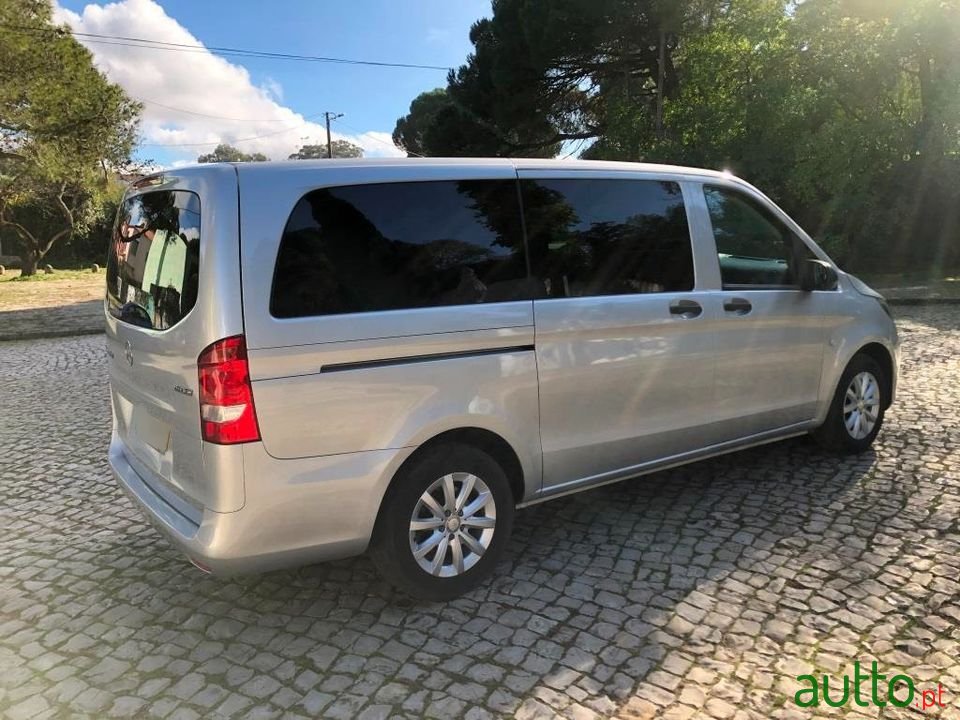 2017' Mercedes-Benz Vito tourer 111 cdi 9 Lugares photo #2