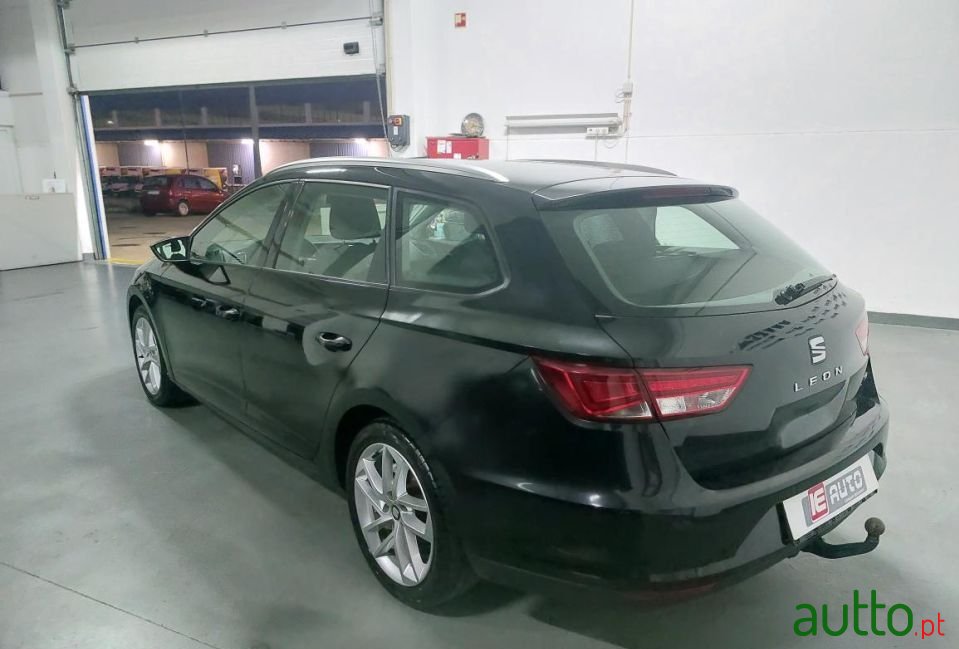 2014' SEAT Leon-St photo #2