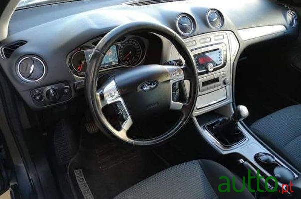 2008' Ford Mondeo Sw photo #1