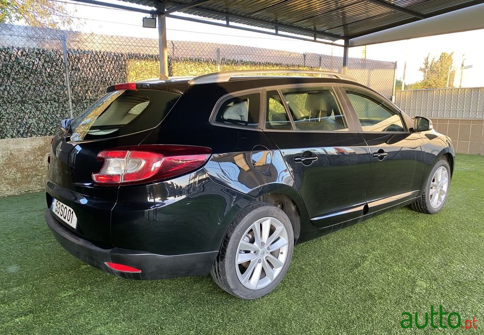 2013' Renault Megane Sport Tourer photo #6