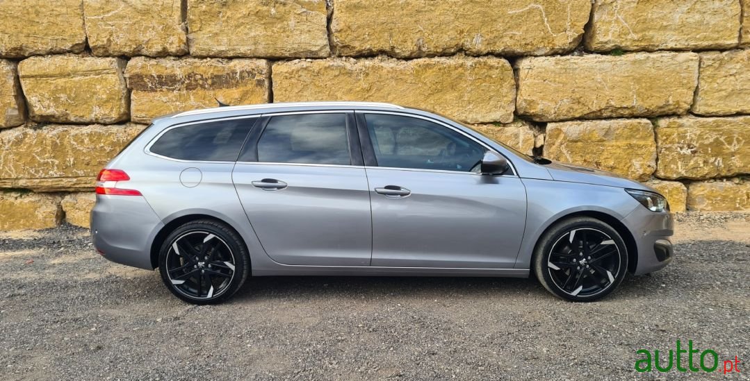 2015' Peugeot 308 Sw photo #5