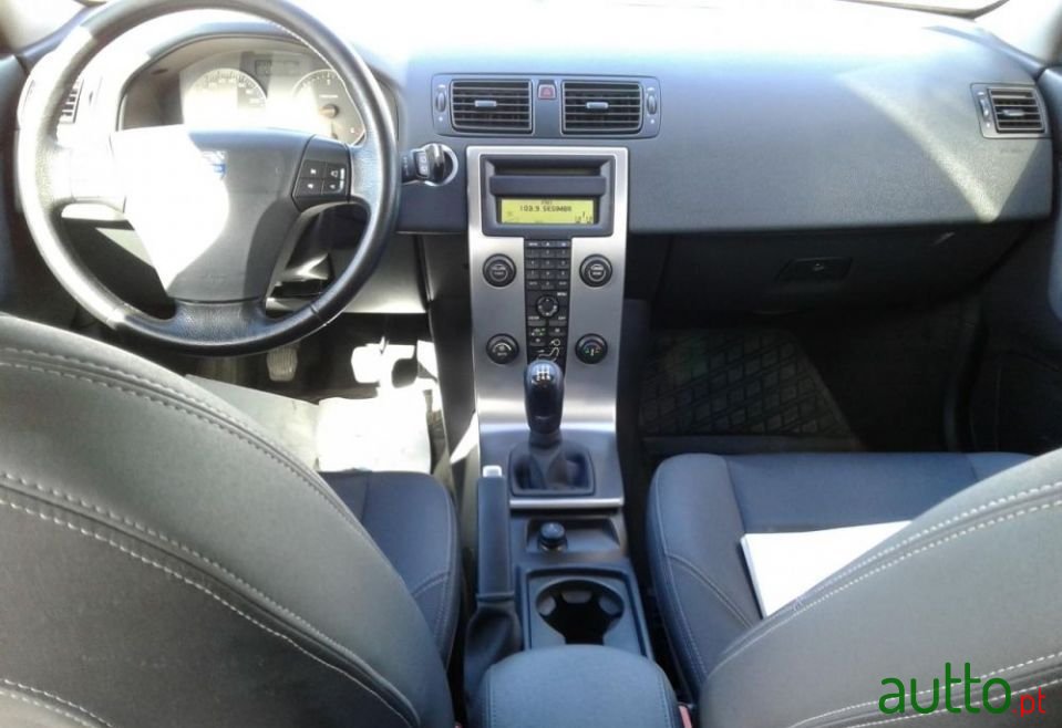 2007' Volvo V50 photo #5