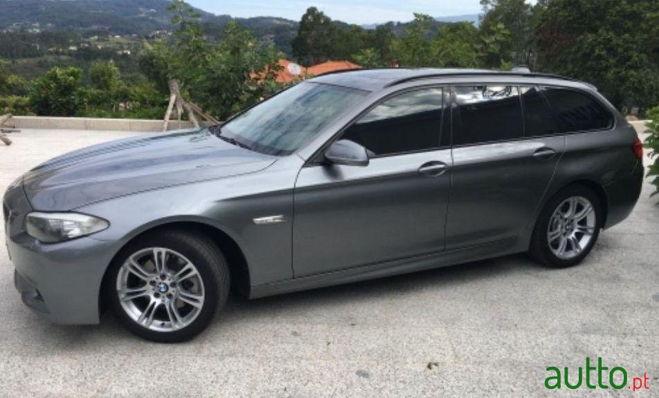 2011' BMW 520 D Touring Pack M Original photo #3