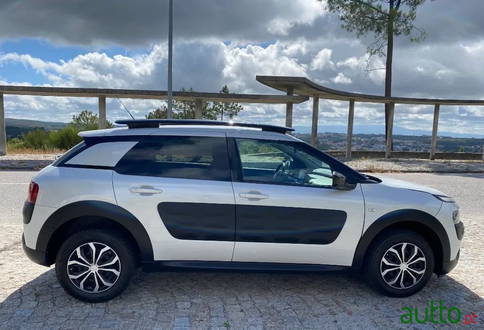 2015' Citroen C4 Cactus photo #4