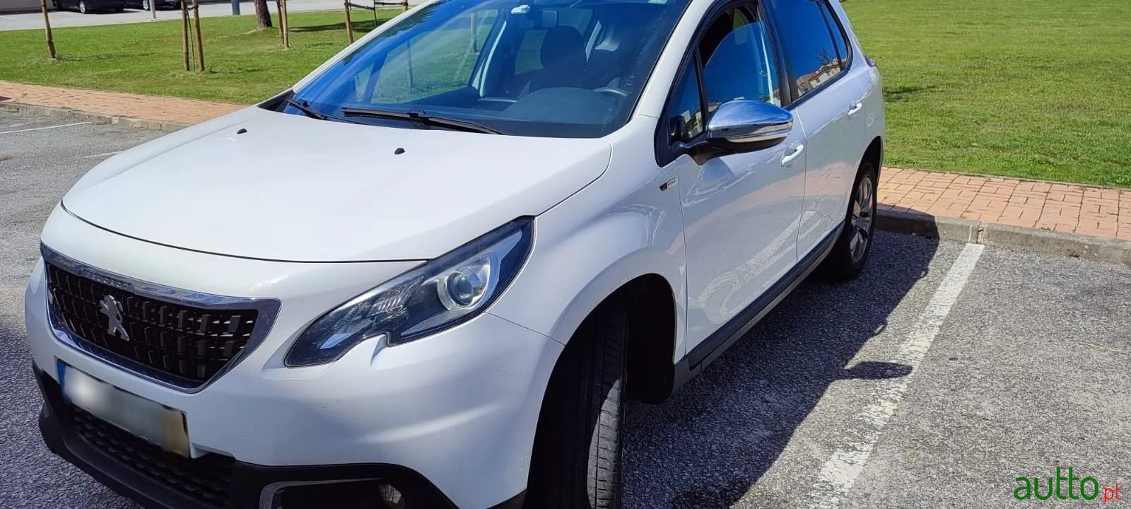 2017' Peugeot 2008 photo #1