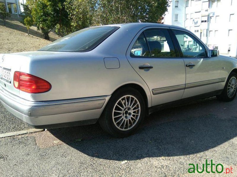 1996' Mercedes-Benz E-320 photo #1