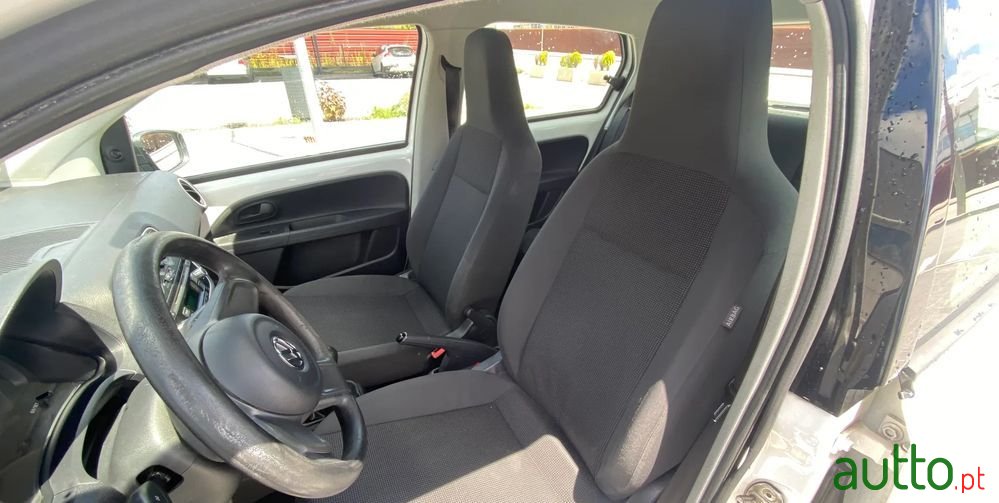 2012' Volkswagen Up! photo #6