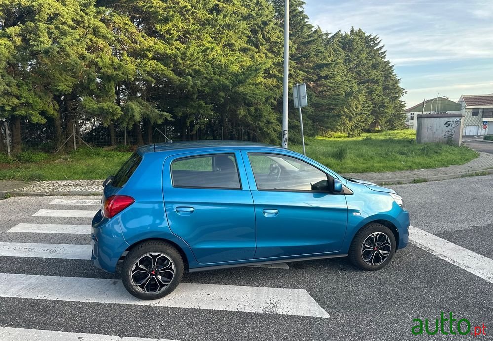 2017' Mitsubishi Space Star photo #2