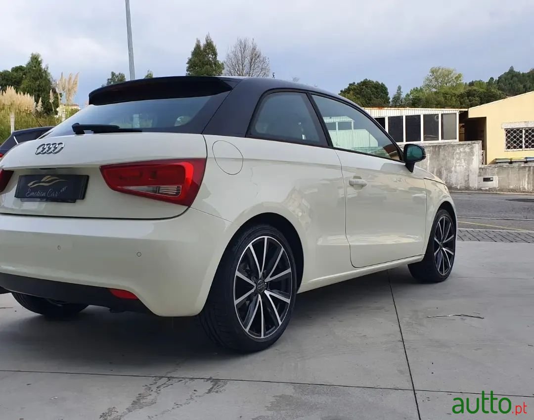 2012' Audi A1 photo #2