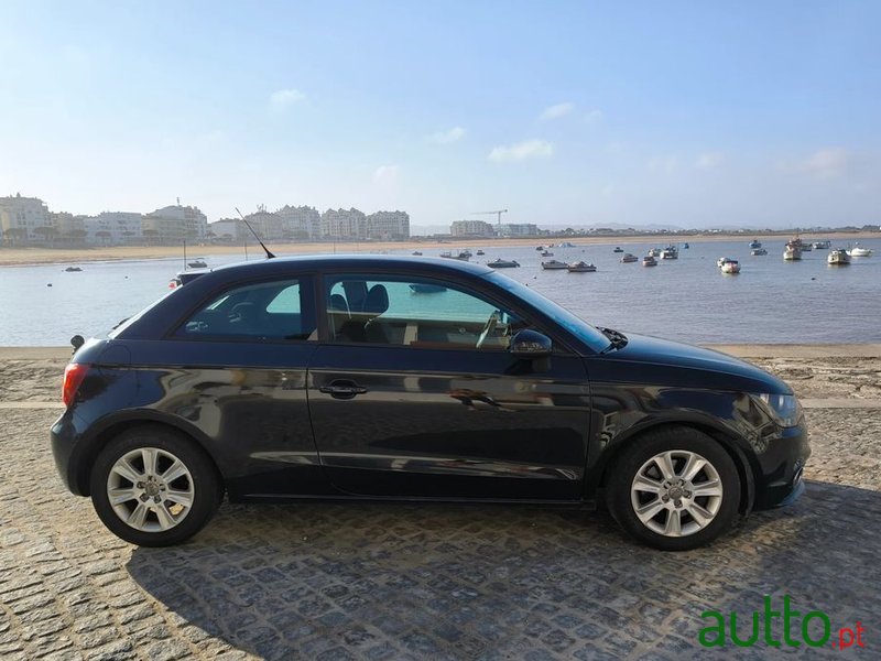 2010' Audi A1 1.6 Tdi Advance photo #6