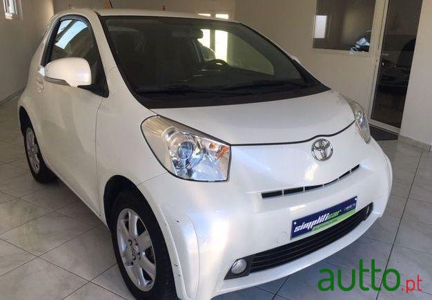 2013' Toyota iQ 1.0 Vvt.I photo #1