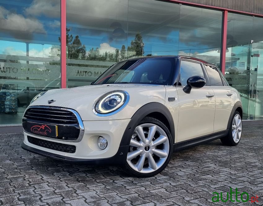 2019' MINI Cooper photo #1