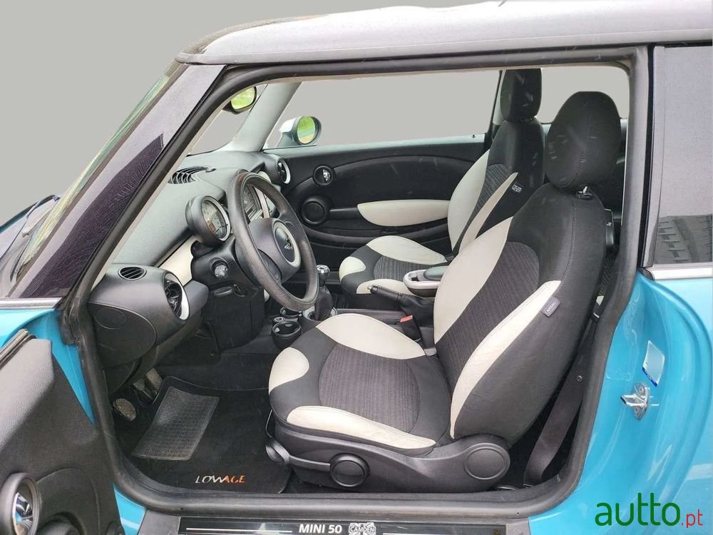 2009' MINI Cooper D photo #5