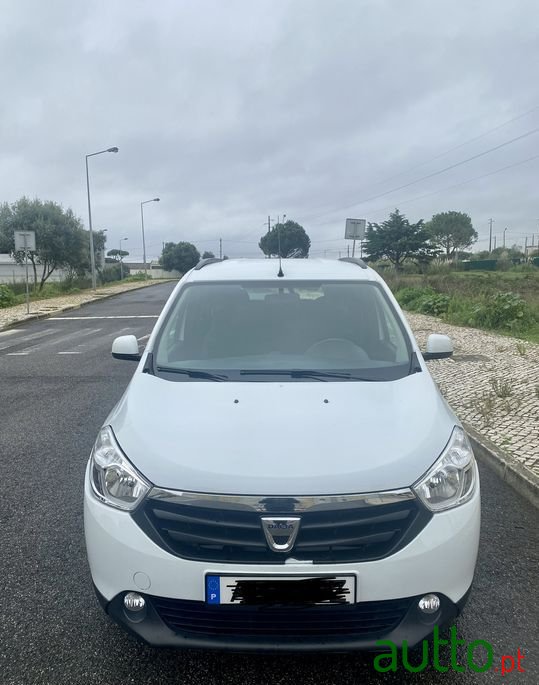2016' Dacia Lodgy photo #1