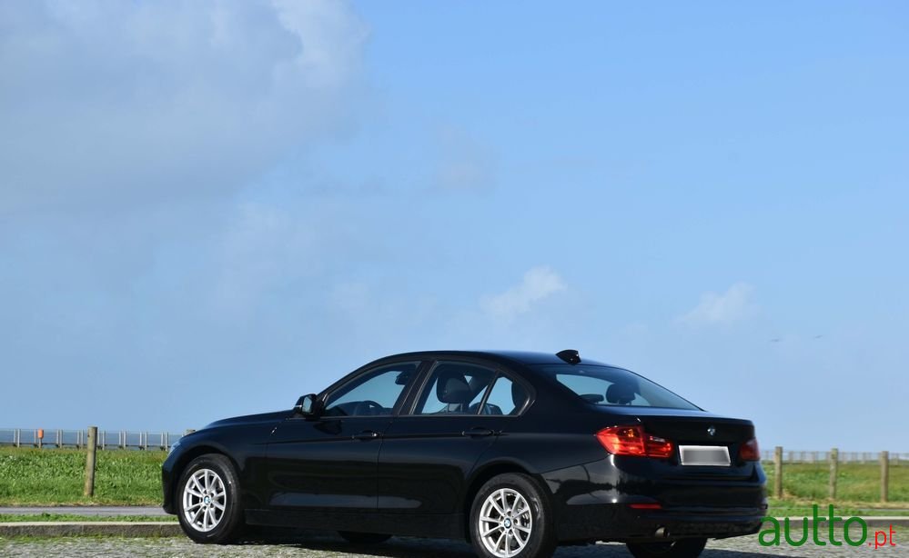 2016' BMW 318 D Line Sport photo #2