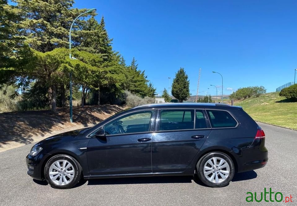 2015' Volkswagen Golf photo #3