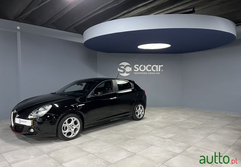 2019' Alfa Romeo Giulietta photo #1