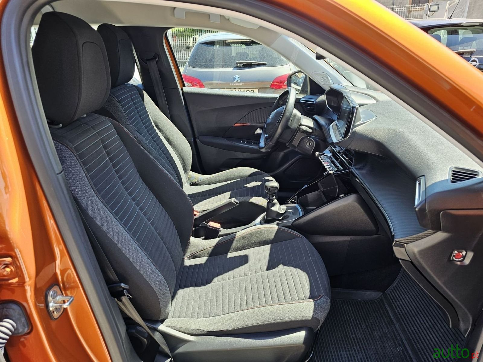 2020' Peugeot 2008 photo #6