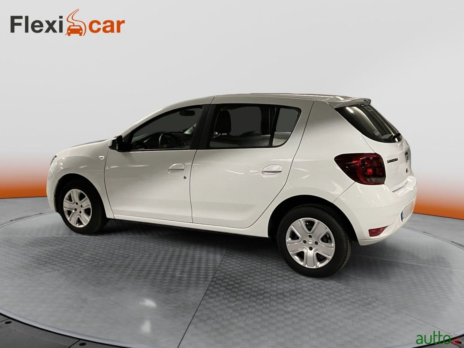 2017' Dacia Sandero photo #4