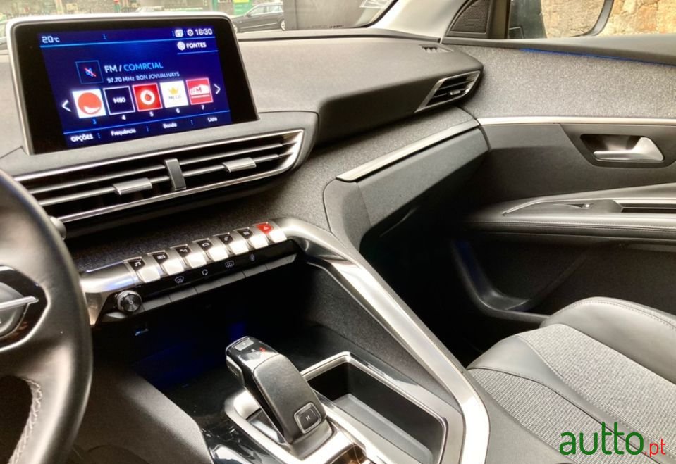 2017' Peugeot 3008 photo #5