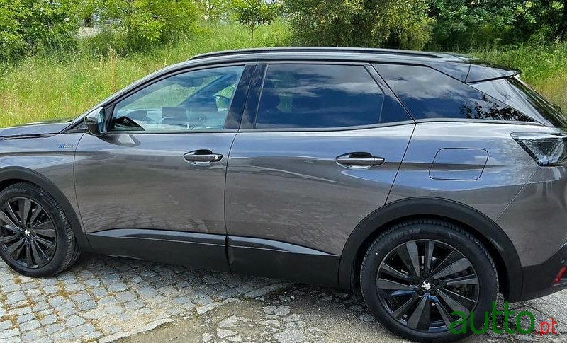 2021' Peugeot 3008 photo #2
