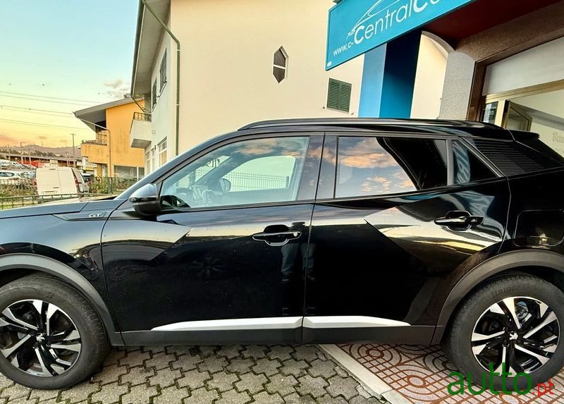 2022' Peugeot 2008 photo #6