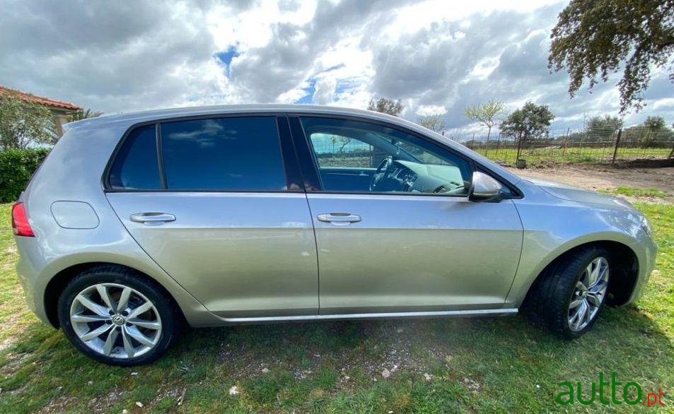 2012' Volkswagen Golf photo #3