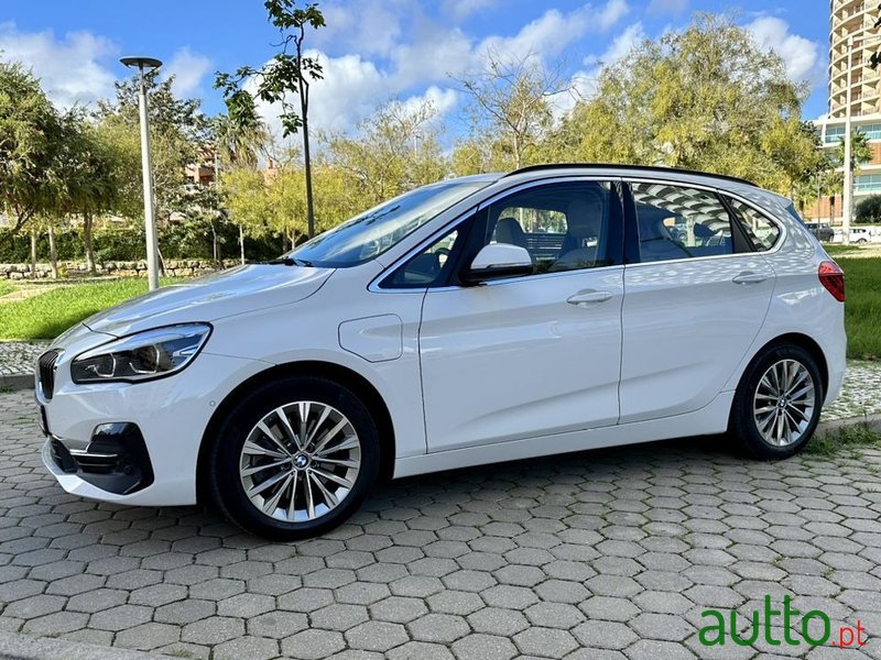 2020' BMW 225Xe Active Tourer photo #4