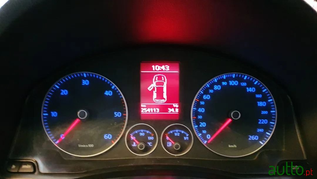 2008' Volkswagen Golf photo #5